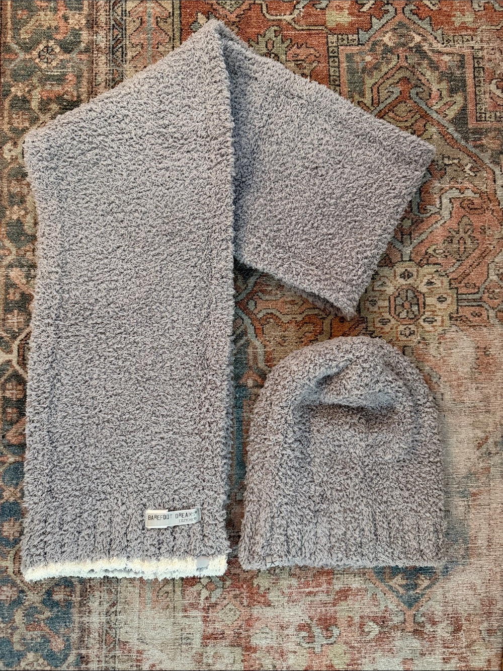 BAREFOOT DREAMS Matching Cozychic Scarf Knit and Beanie Set in Pewter - NWOT!